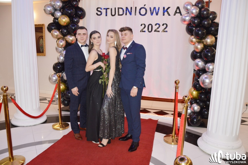 „Bal na sto par”. Studniówka Zespołu Szkół nr 1 w Wyszkowie (VIDEO)