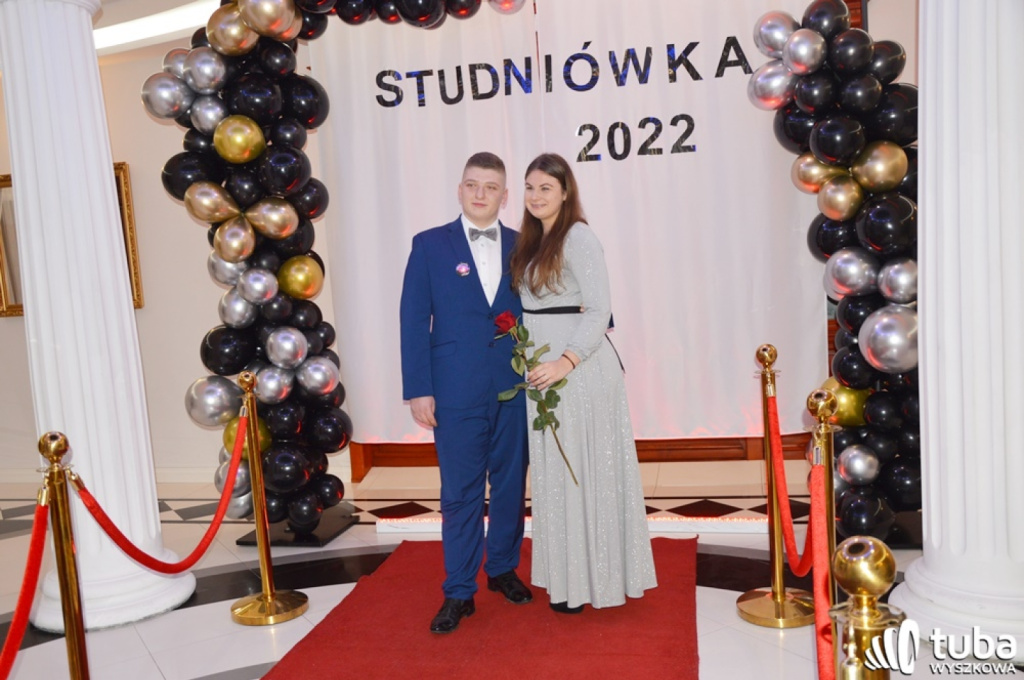 „Bal na sto par”. Studniówka Zespołu Szkół nr 1 w Wyszkowie (VIDEO)