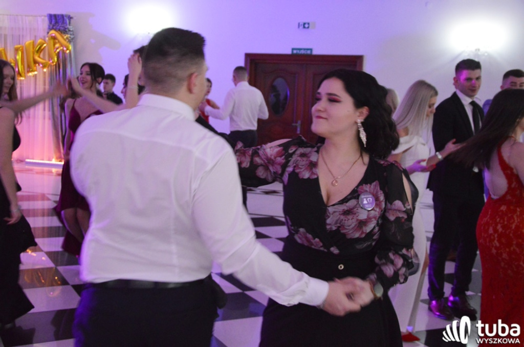 „Bal na sto par”. Studniówka Zespołu Szkół nr 1 w Wyszkowie (VIDEO)