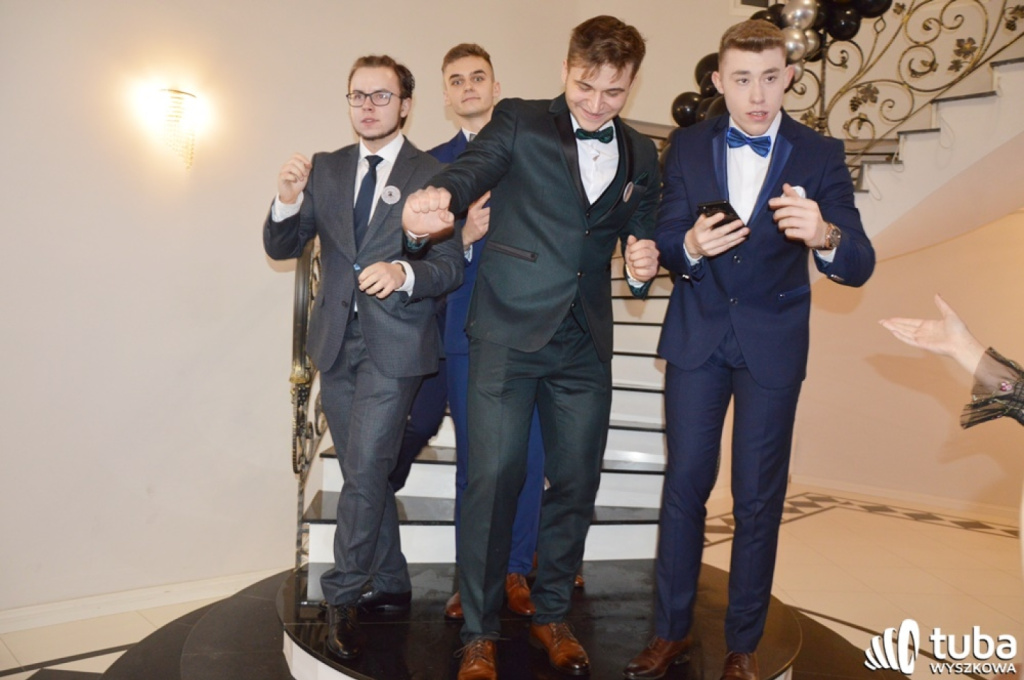 „Bal na sto par”. Studniówka Zespołu Szkół nr 1 w Wyszkowie (VIDEO)