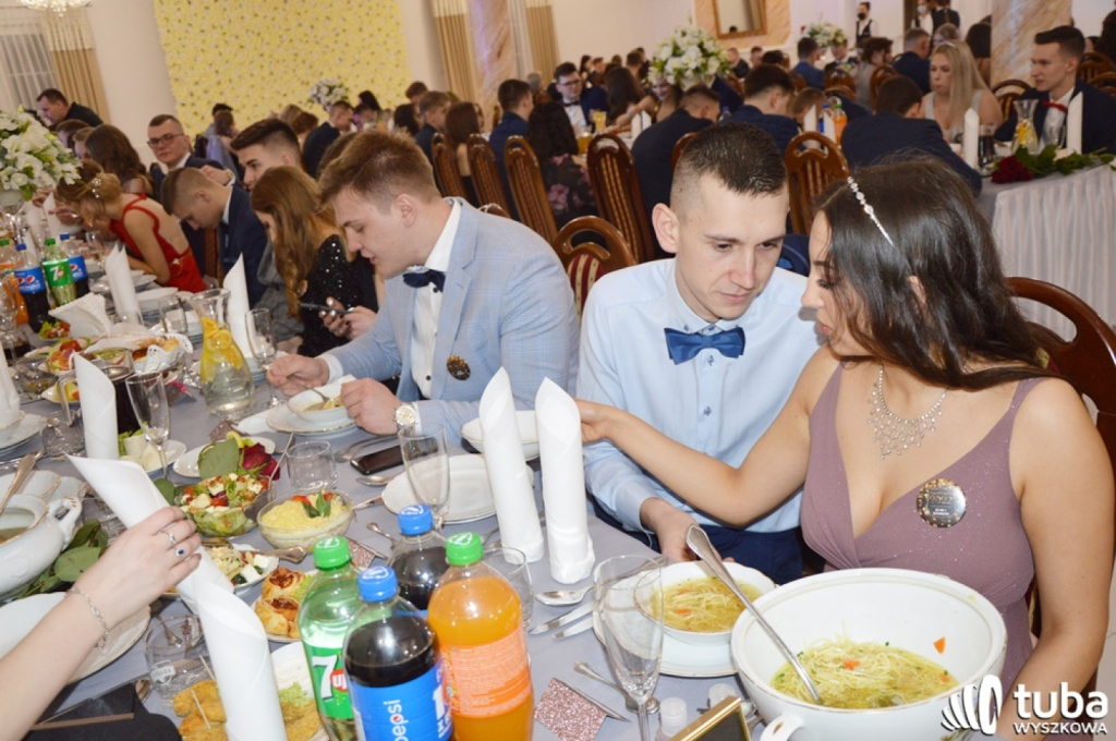 „Bal na sto par”. Studniówka Zespołu Szkół nr 1 w Wyszkowie (VIDEO)