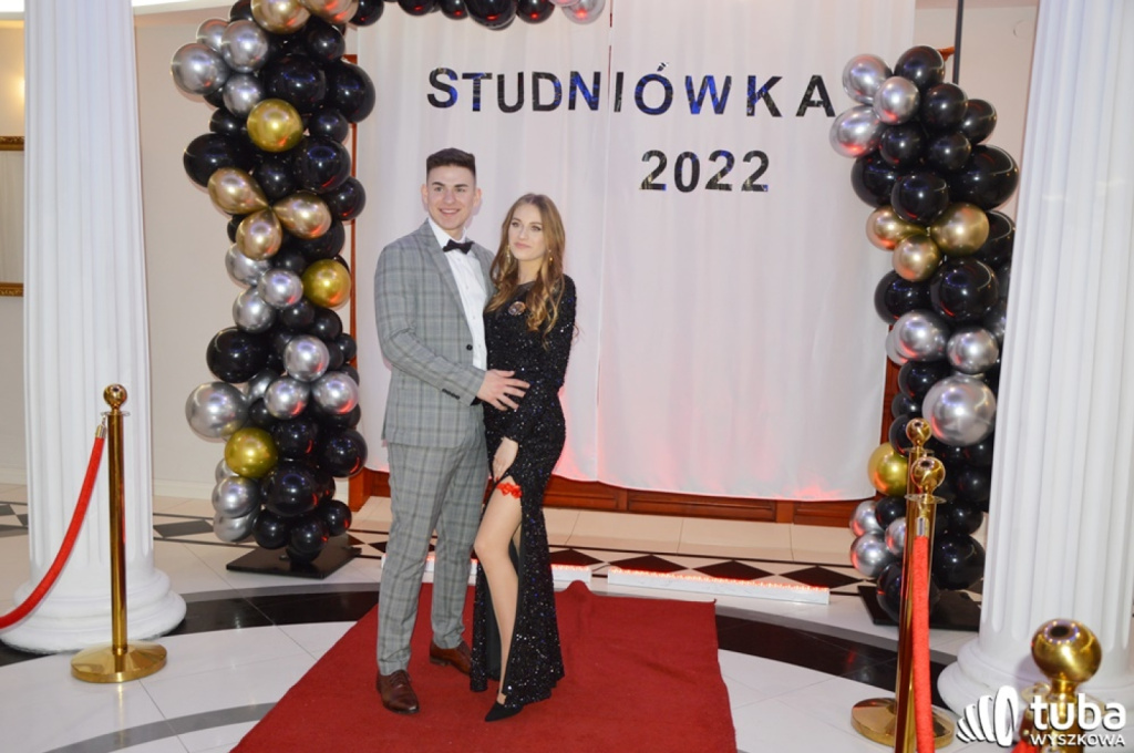 „Bal na sto par”. Studniówka Zespołu Szkół nr 1 w Wyszkowie (VIDEO)