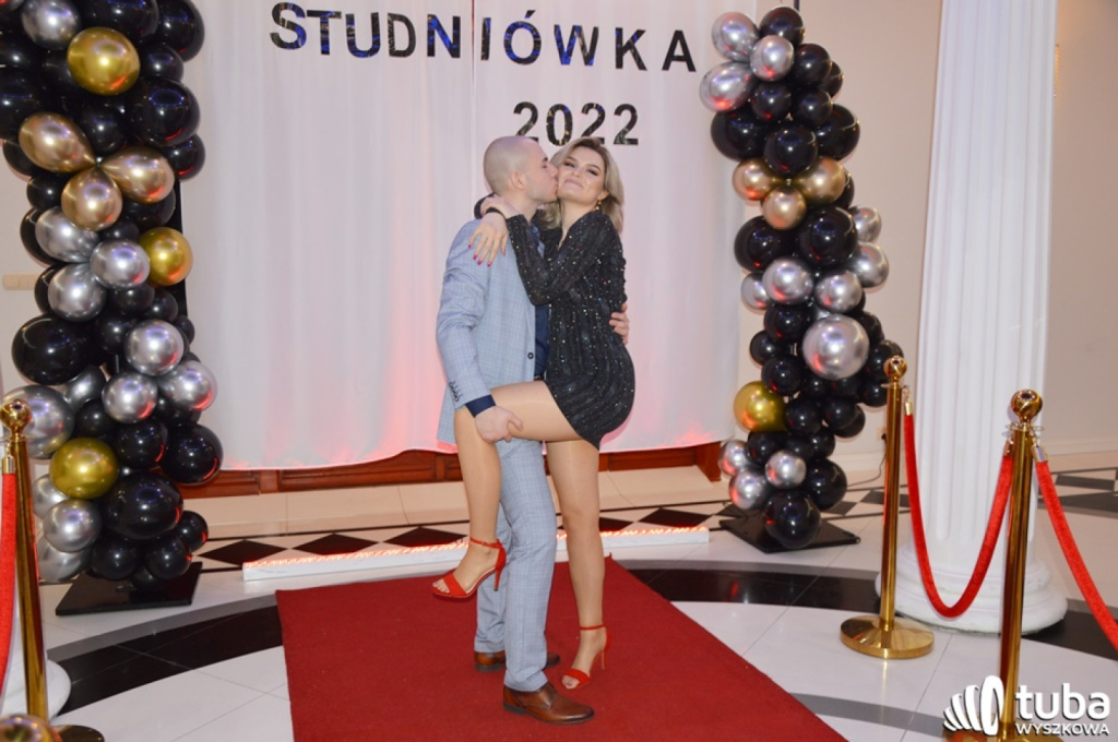 „Bal na sto par”. Studniówka Zespołu Szkół nr 1 w Wyszkowie (VIDEO)