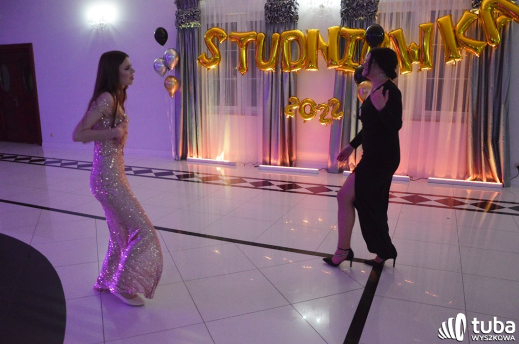 „Bal na sto par”. Studniówka Zespołu Szkół nr 1 w Wyszkowie (VIDEO)
