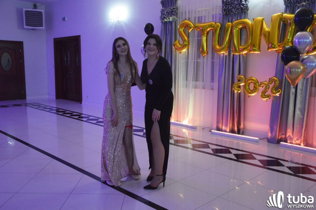 „Bal na sto par”. Studniówka Zespołu Szkół nr 1 w Wyszkowie (VIDEO)