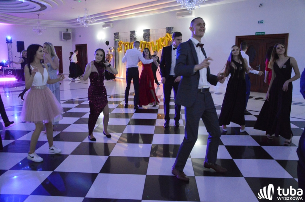 „Bal na sto par”. Studniówka Zespołu Szkół nr 1 w Wyszkowie (VIDEO)
