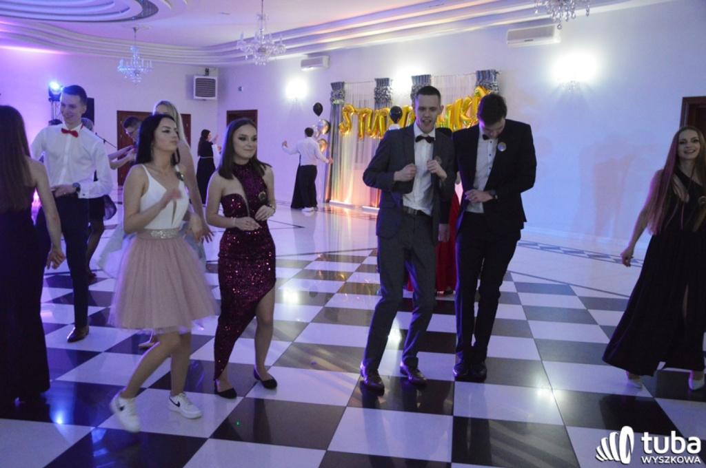 „Bal na sto par”. Studniówka Zespołu Szkół nr 1 w Wyszkowie (VIDEO)
