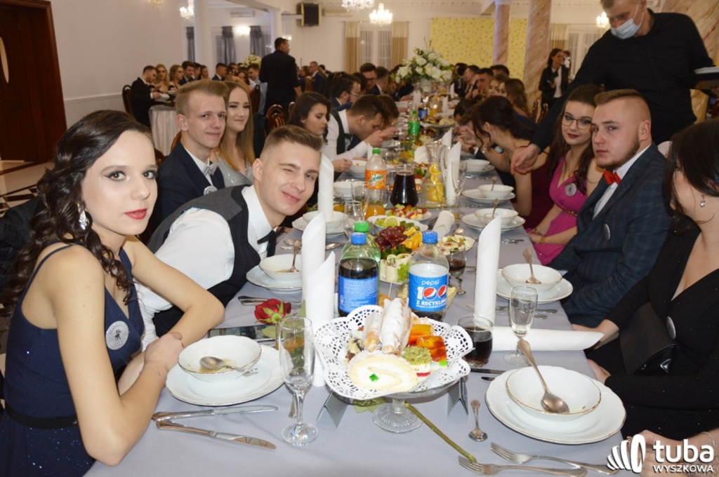 „Bal na sto par”. Studniówka Zespołu Szkół nr 1 w Wyszkowie (VIDEO)