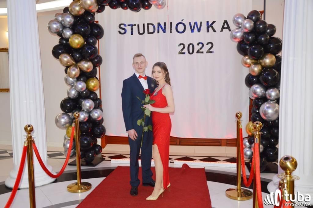 „Bal na sto par”. Studniówka Zespołu Szkół nr 1 w Wyszkowie (VIDEO)