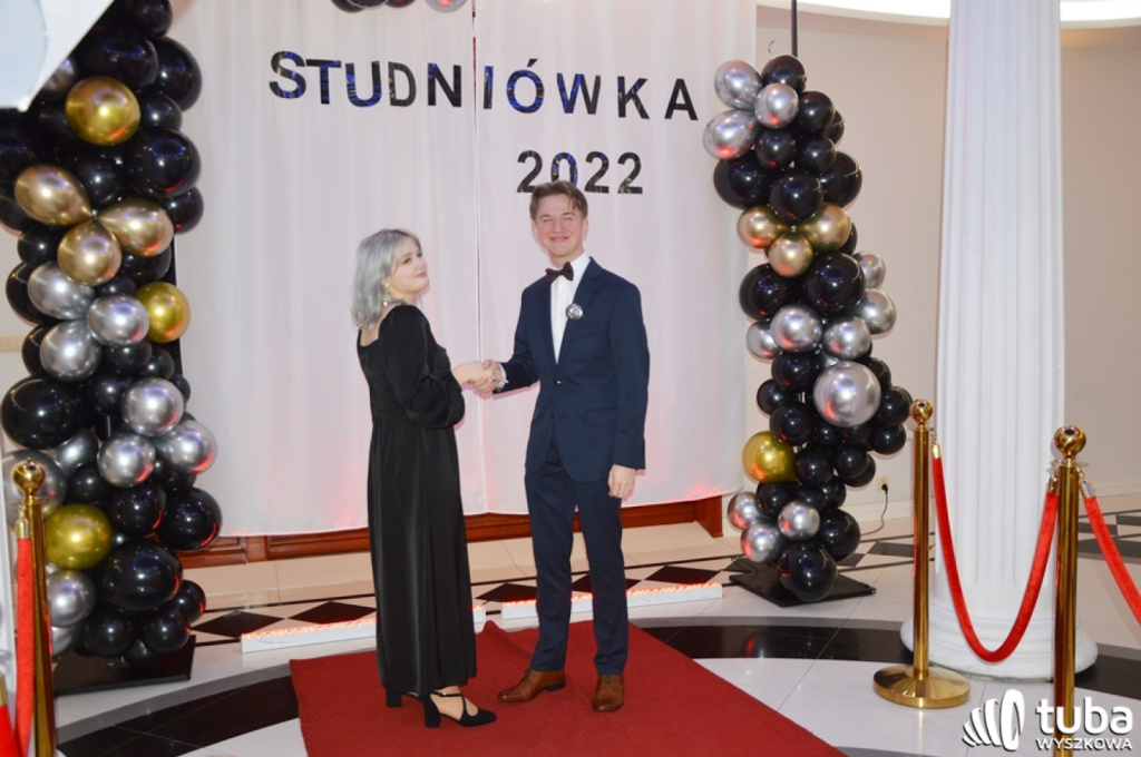 „Bal na sto par”. Studniówka Zespołu Szkół nr 1 w Wyszkowie (VIDEO)