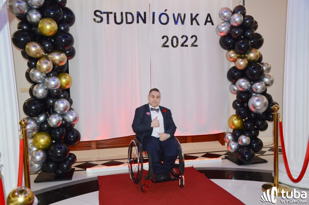 „Bal na sto par”. Studniówka Zespołu Szkół nr 1 w Wyszkowie (VIDEO)