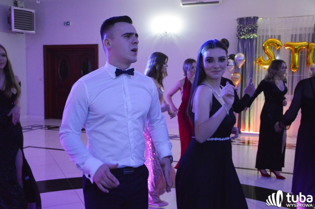 „Bal na sto par”. Studniówka Zespołu Szkół nr 1 w Wyszkowie (VIDEO)