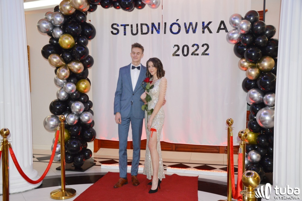 „Bal na sto par”. Studniówka Zespołu Szkół nr 1 w Wyszkowie (VIDEO)