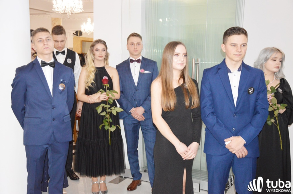 „Bal na sto par”. Studniówka Zespołu Szkół nr 1 w Wyszkowie (VIDEO)