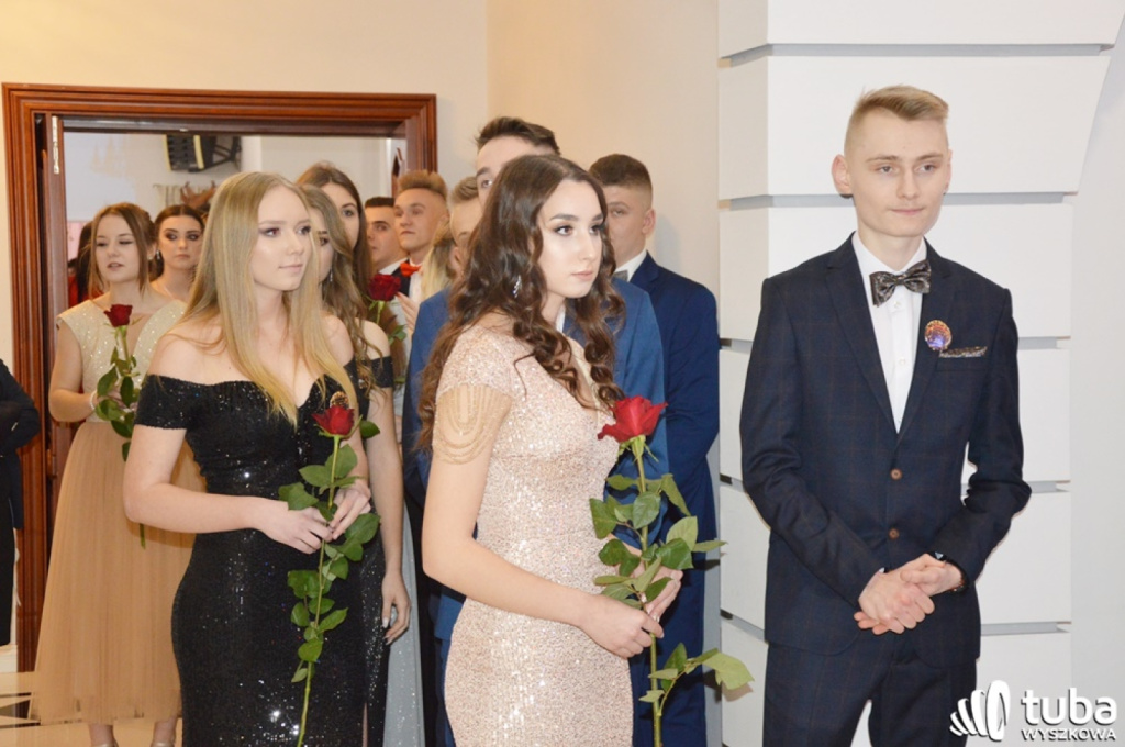 „Bal na sto par”. Studniówka Zespołu Szkół nr 1 w Wyszkowie (VIDEO)