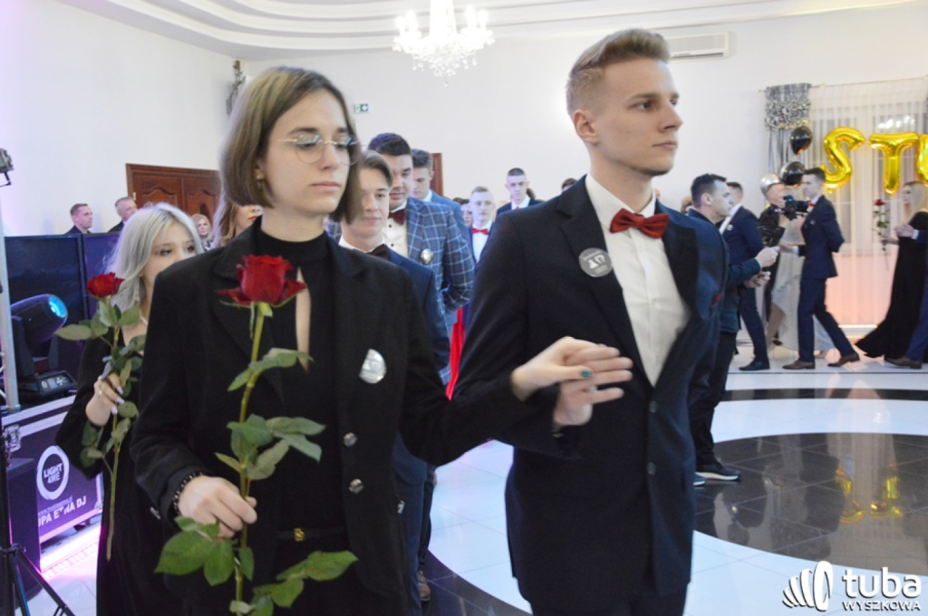 „Bal na sto par”. Studniówka Zespołu Szkół nr 1 w Wyszkowie (VIDEO)