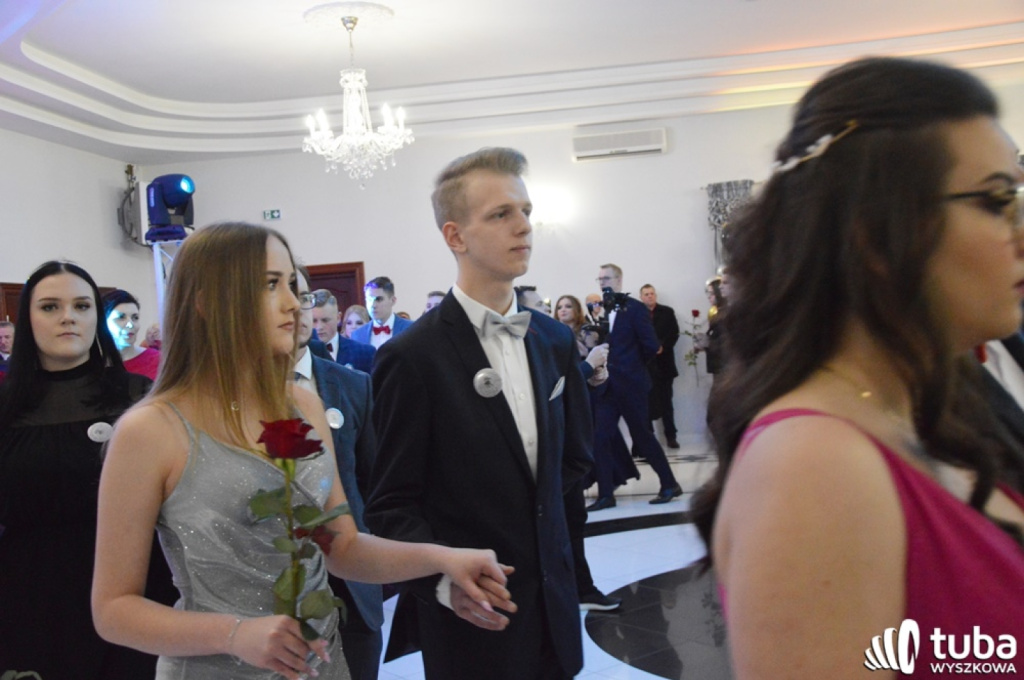„Bal na sto par”. Studniówka Zespołu Szkół nr 1 w Wyszkowie (VIDEO)