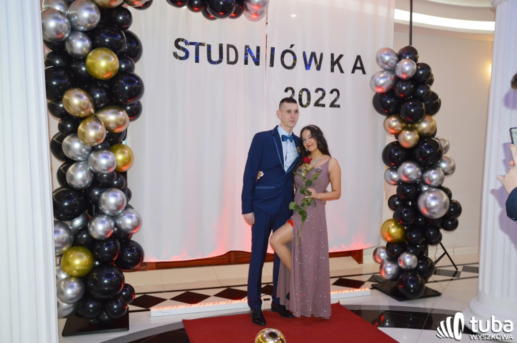 „Bal na sto par”. Studniówka Zespołu Szkół nr 1 w Wyszkowie (VIDEO)