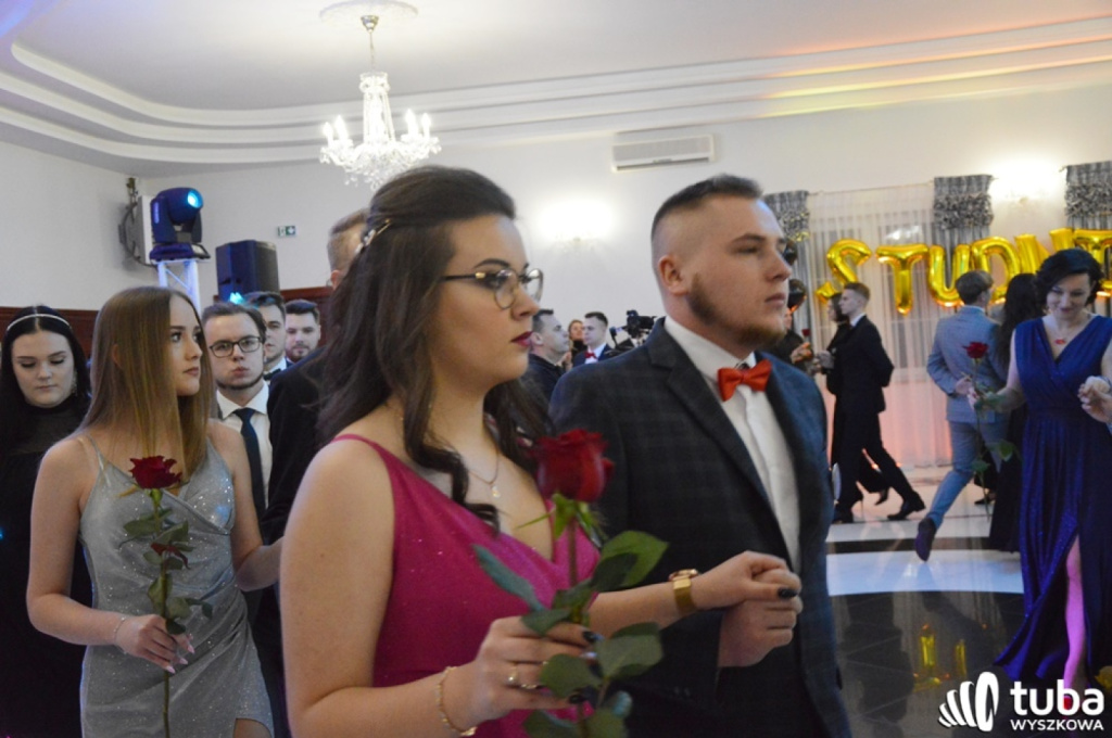 „Bal na sto par”. Studniówka Zespołu Szkół nr 1 w Wyszkowie (VIDEO)