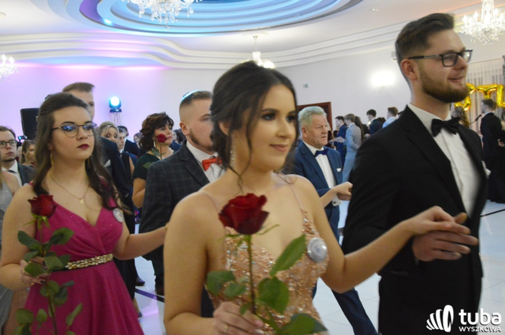 „Bal na sto par”. Studniówka Zespołu Szkół nr 1 w Wyszkowie (VIDEO)
