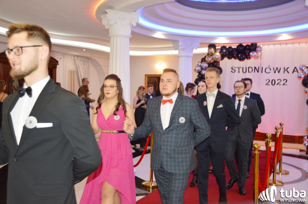 „Bal na sto par”. Studniówka Zespołu Szkół nr 1 w Wyszkowie (VIDEO)