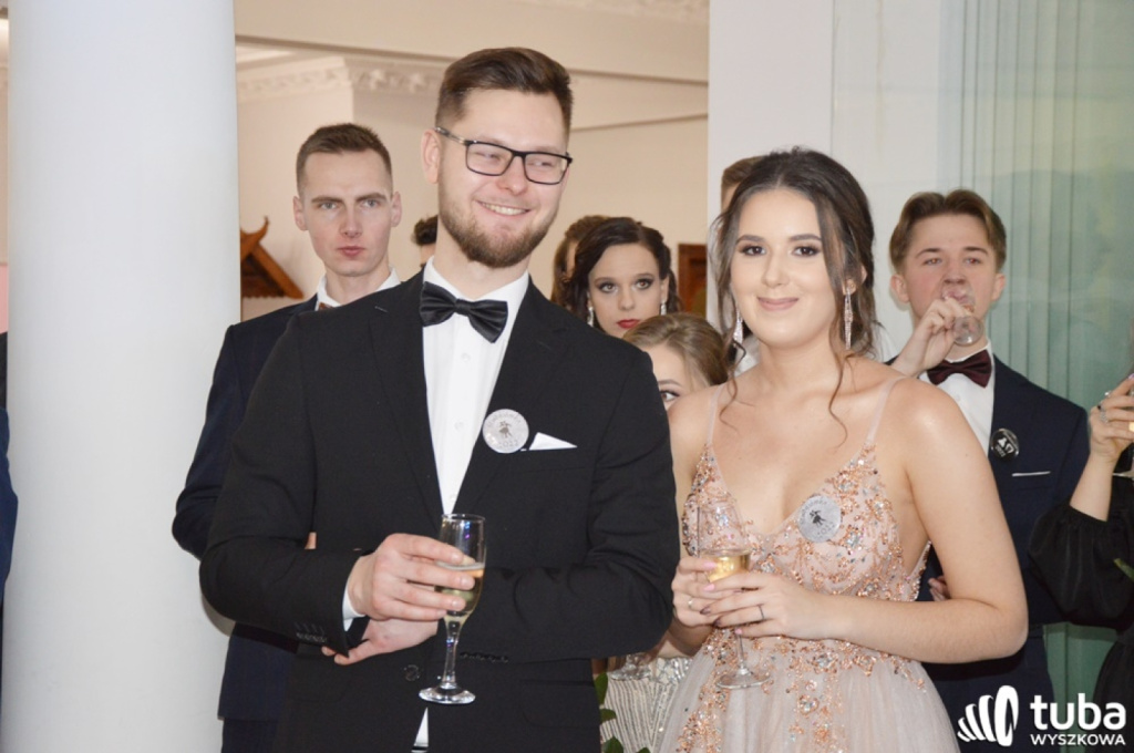 „Bal na sto par”. Studniówka Zespołu Szkół nr 1 w Wyszkowie (VIDEO)