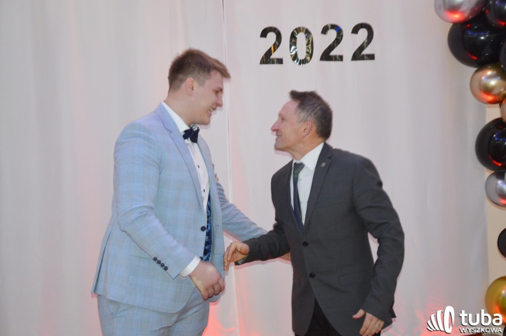 „Bal na sto par”. Studniówka Zespołu Szkół nr 1 w Wyszkowie (VIDEO)