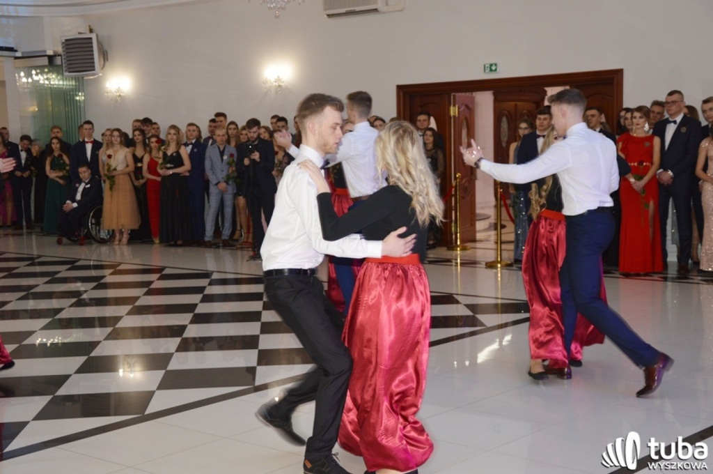 „Bal na sto par”. Studniówka Zespołu Szkół nr 1 w Wyszkowie (VIDEO)