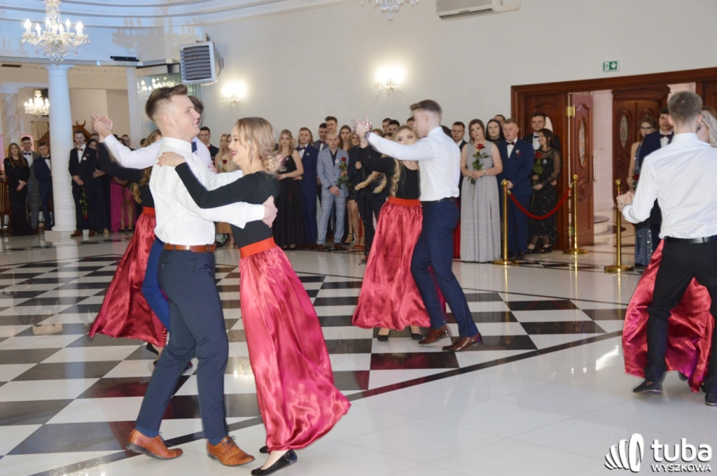 „Bal na sto par”. Studniówka Zespołu Szkół nr 1 w Wyszkowie (VIDEO)