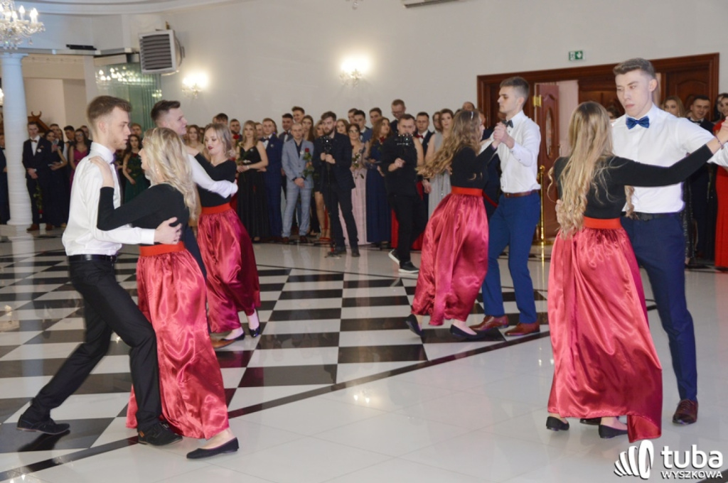 „Bal na sto par”. Studniówka Zespołu Szkół nr 1 w Wyszkowie (VIDEO)