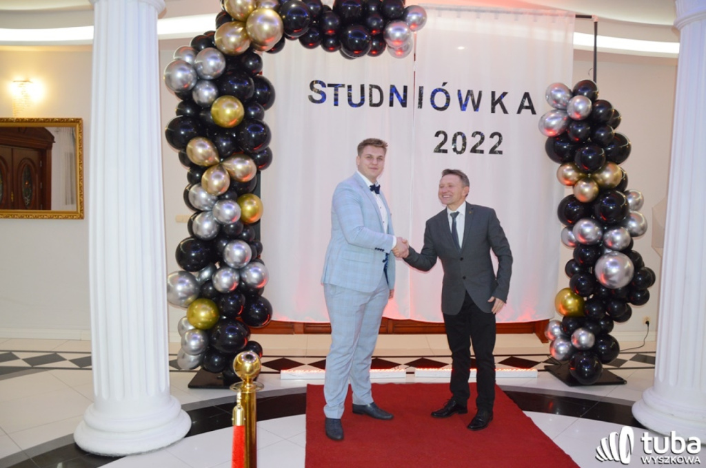 „Bal na sto par”. Studniówka Zespołu Szkół nr 1 w Wyszkowie (VIDEO)
