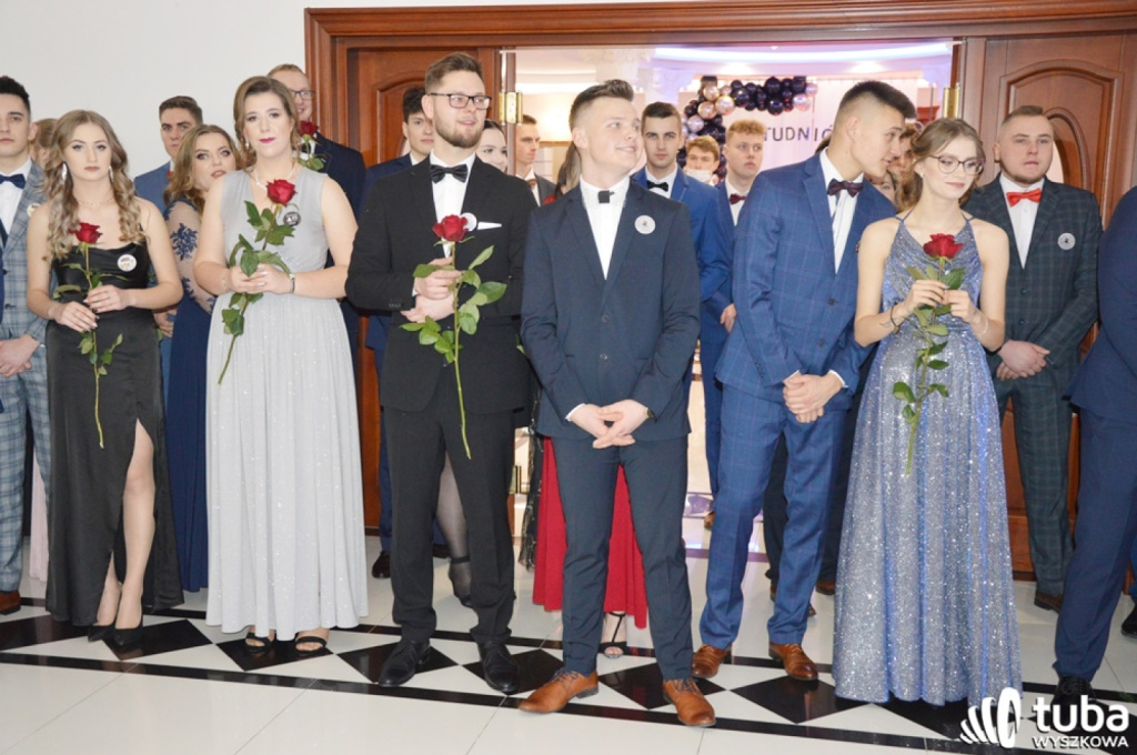 „Bal na sto par”. Studniówka Zespołu Szkół nr 1 w Wyszkowie (VIDEO)
