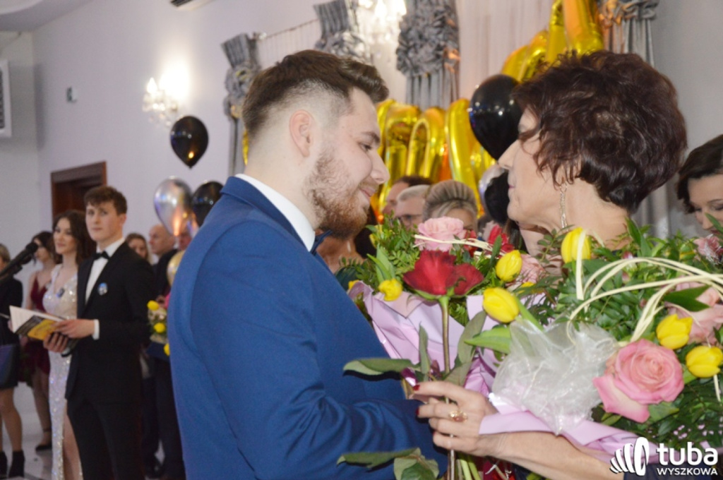 „Bal na sto par”. Studniówka Zespołu Szkół nr 1 w Wyszkowie (VIDEO)