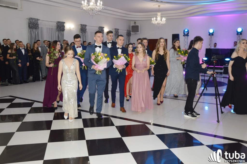 „Bal na sto par”. Studniówka Zespołu Szkół nr 1 w Wyszkowie (VIDEO)