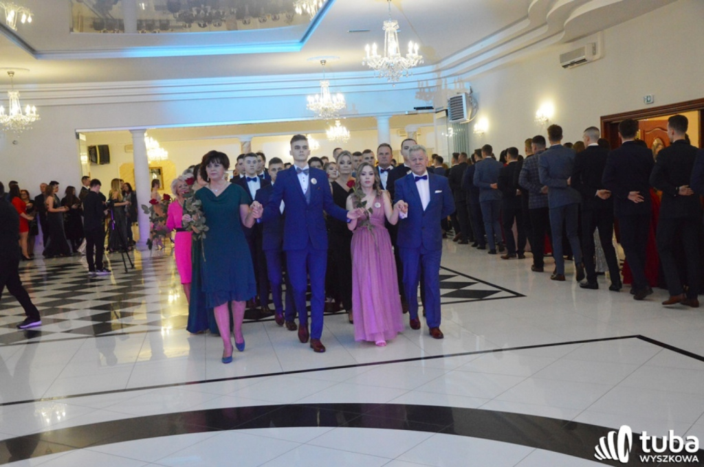 „Bal na sto par”. Studniówka Zespołu Szkół nr 1 w Wyszkowie (VIDEO)