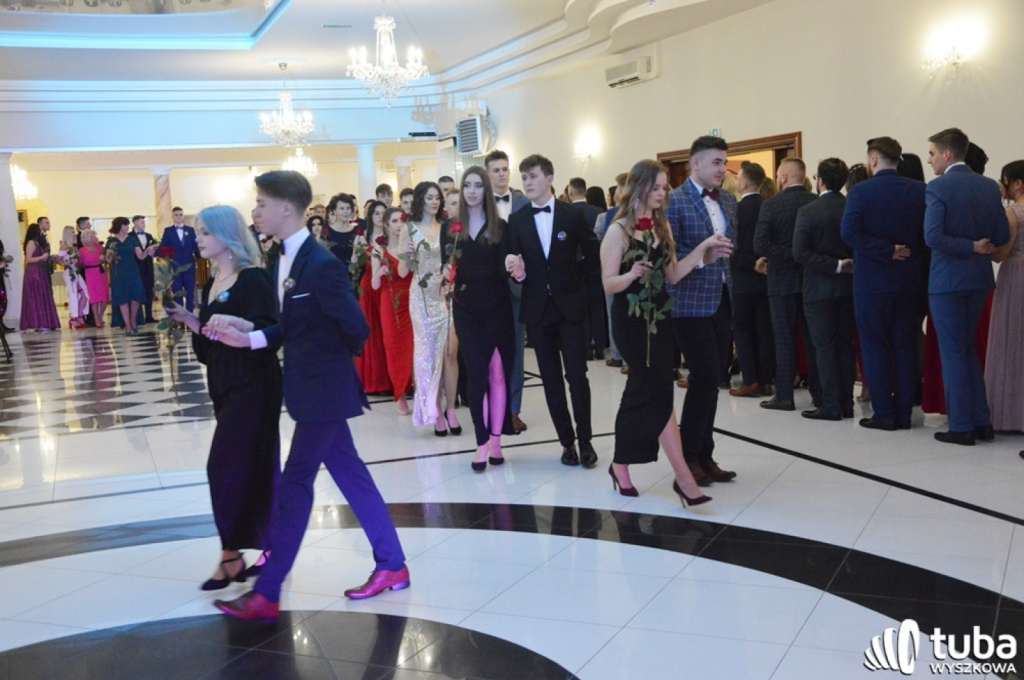 „Bal na sto par”. Studniówka Zespołu Szkół nr 1 w Wyszkowie (VIDEO)