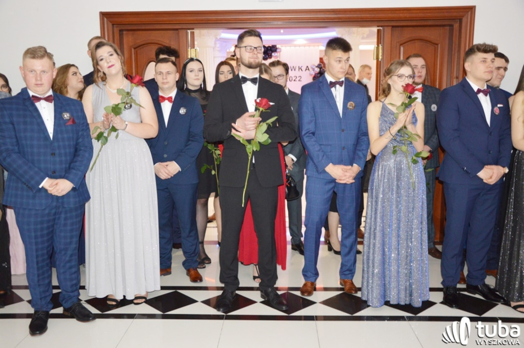 „Bal na sto par”. Studniówka Zespołu Szkół nr 1 w Wyszkowie (VIDEO)
