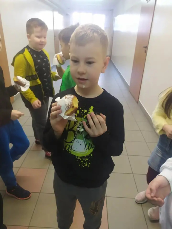 Społeczność SP w Porządziu pomaga Mai Pietrzak