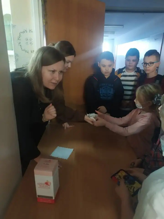 Społeczność SP w Porządziu pomaga Mai Pietrzak