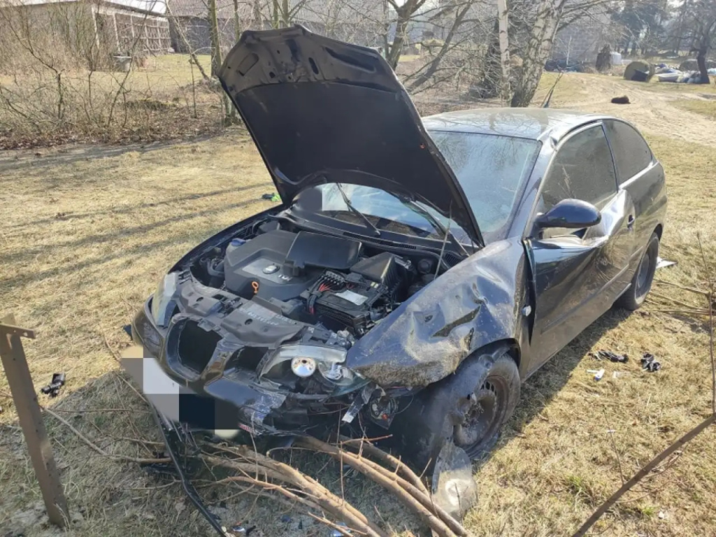 Po pijanemu rozbił radiowóz. Trzy osoby w szpitalu