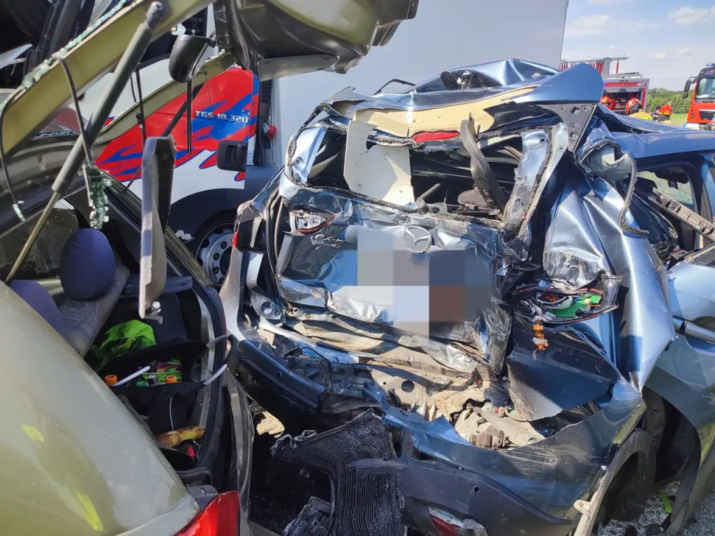 Pięć aut zderzyło się na S8. Karambol na kilka godzin zablokował ruch na ekspresówce (AKTUALIZACJA)