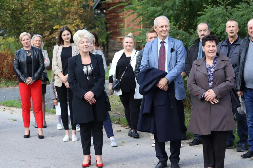 W Ojcowiźnie mają nową drogę i plac zabaw