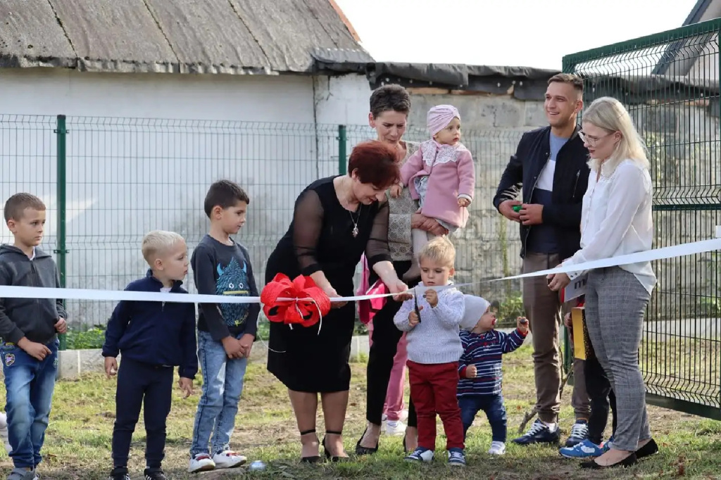 W Ojcowiźnie mają nową drogę i plac zabaw