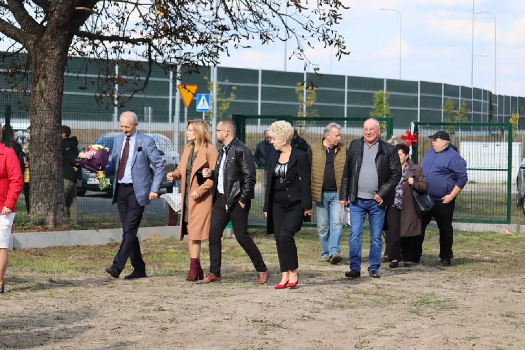 W Ojcowiźnie mają nową drogę i plac zabaw