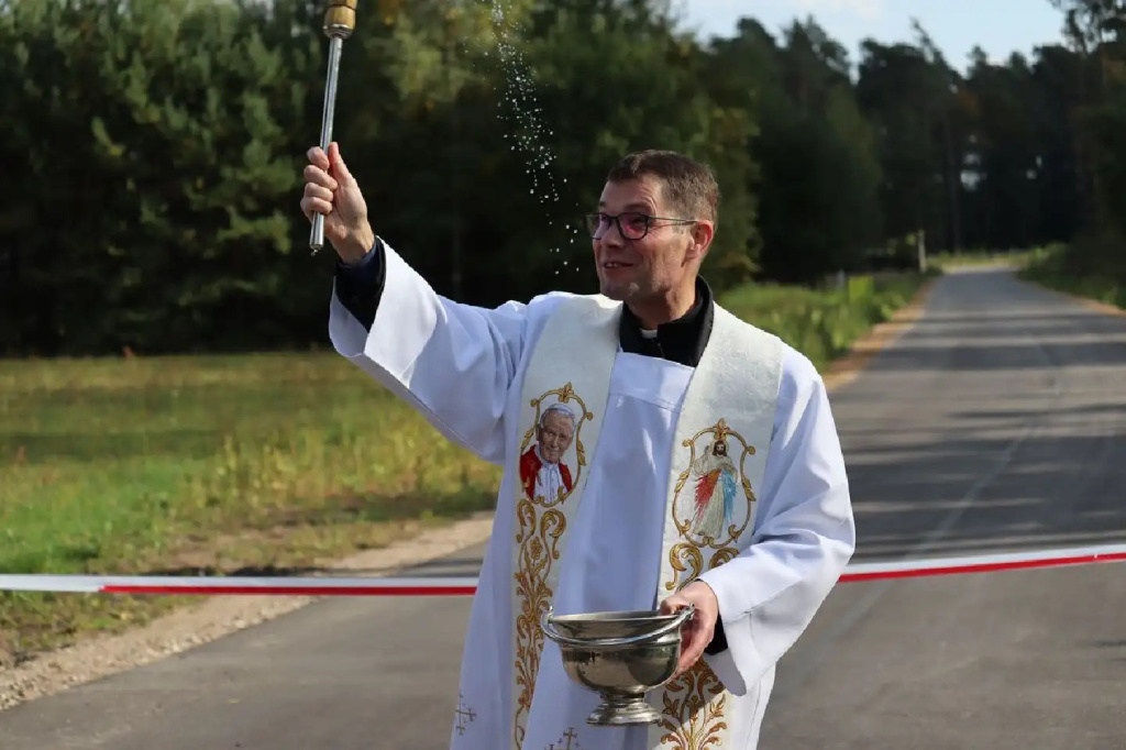 W Ojcowiźnie mają nową drogę i plac zabaw