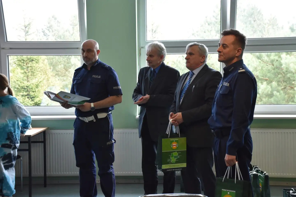Najlepsi w powiecie z wiedzy o bezpieczeństwie w ruchu drogowym