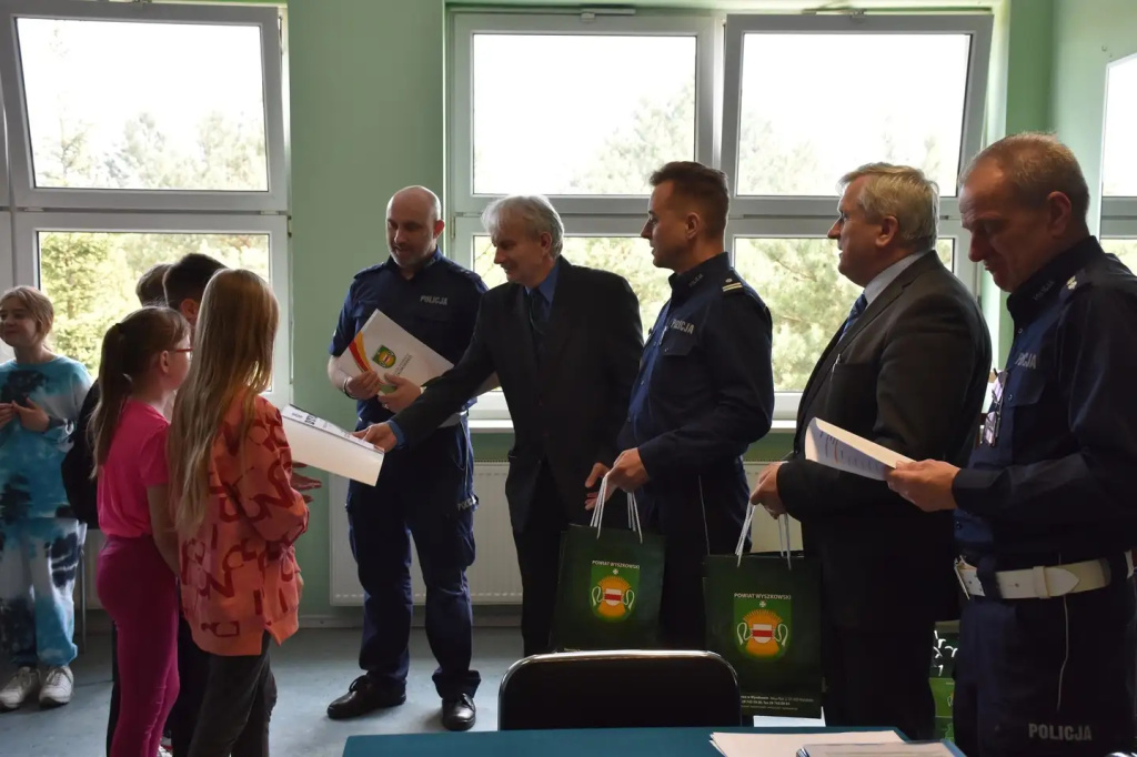 Najlepsi w powiecie z wiedzy o bezpieczeństwie w ruchu drogowym