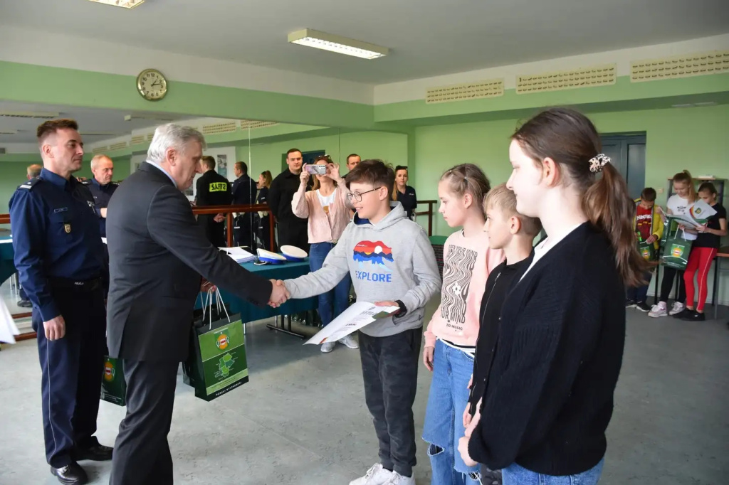 Najlepsi w powiecie z wiedzy o bezpieczeństwie w ruchu drogowym