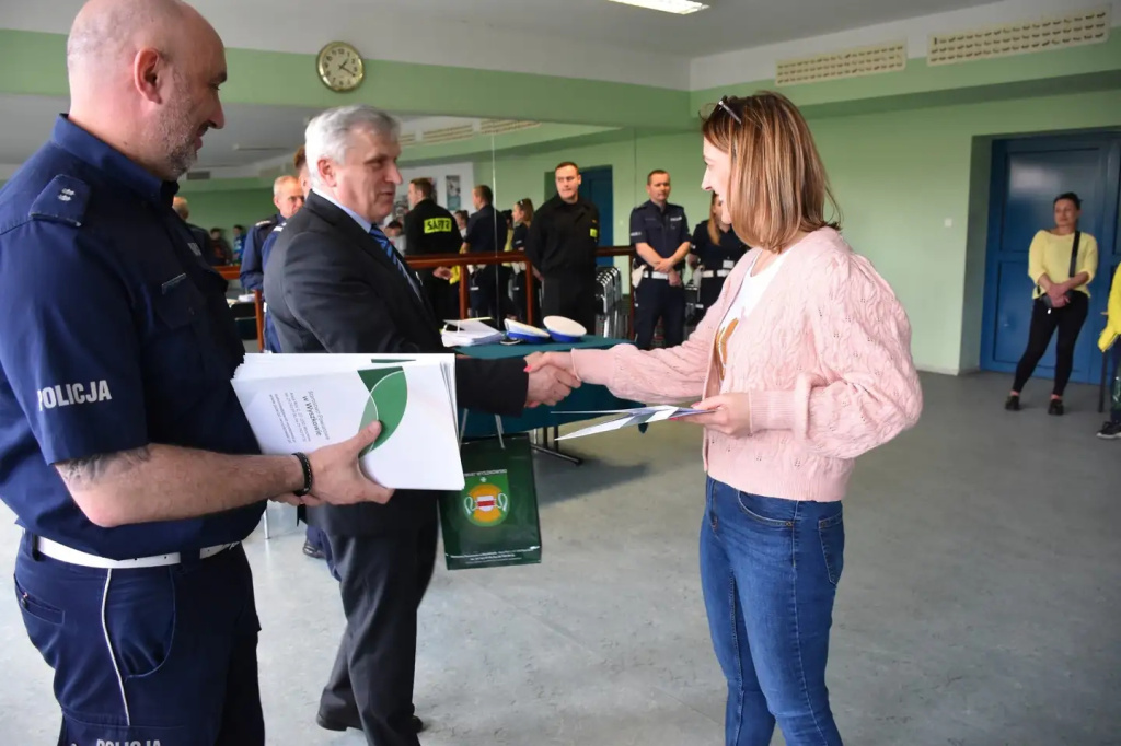 Najlepsi w powiecie z wiedzy o bezpieczeństwie w ruchu drogowym