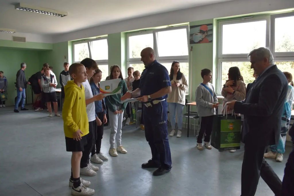 Najlepsi w powiecie z wiedzy o bezpieczeństwie w ruchu drogowym